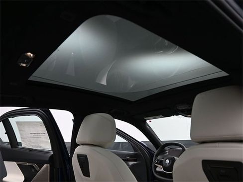 New 2025 BMW 530i w/ Executive Package image 27