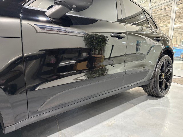 Used 2018 Porsche Macan AWD/4WD image 18