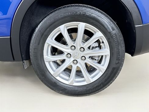 Used 2021 Cadillac XT4 Luxury w/ Cold Weather Package FWD image 33