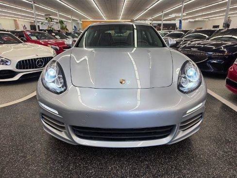 Used 2016 Porsche Panamera image 3