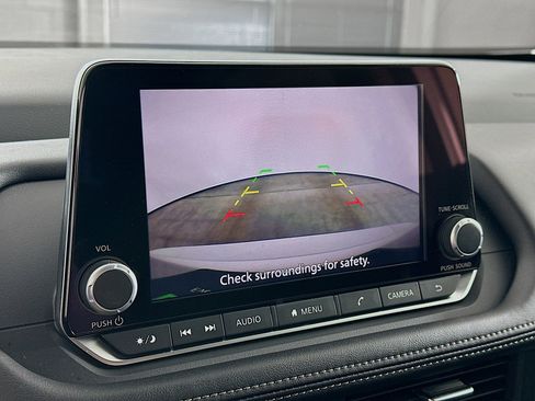 Used 2025 Nissan Rogue SV image 22