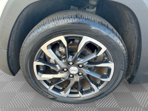 Used 2024 GMC Terrain SLT w/ LPO, Floor Liner Package image 32