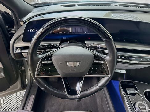 Used 2024 Cadillac Lyriq Luxury AWD/4WD image 17