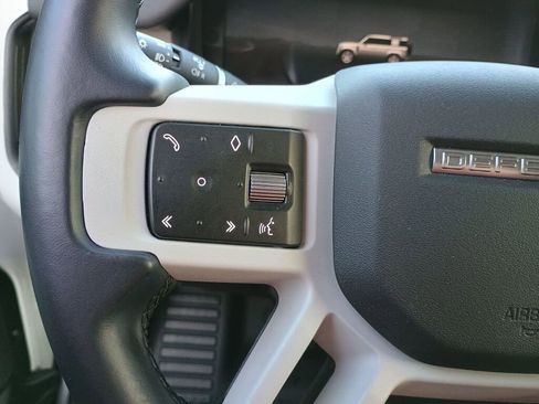 Used 2024 Land Rover Defender 110 S image 9
