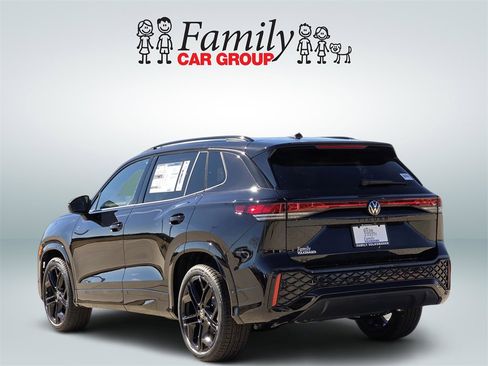New 2026 Volkswagen Tiguan SE R-Line image 3