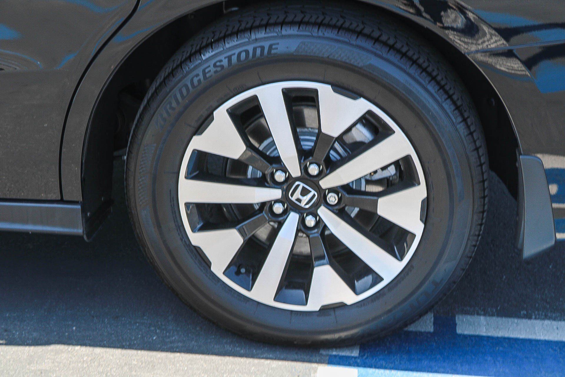 Certified 2026 Honda Odyssey EX-L image 12