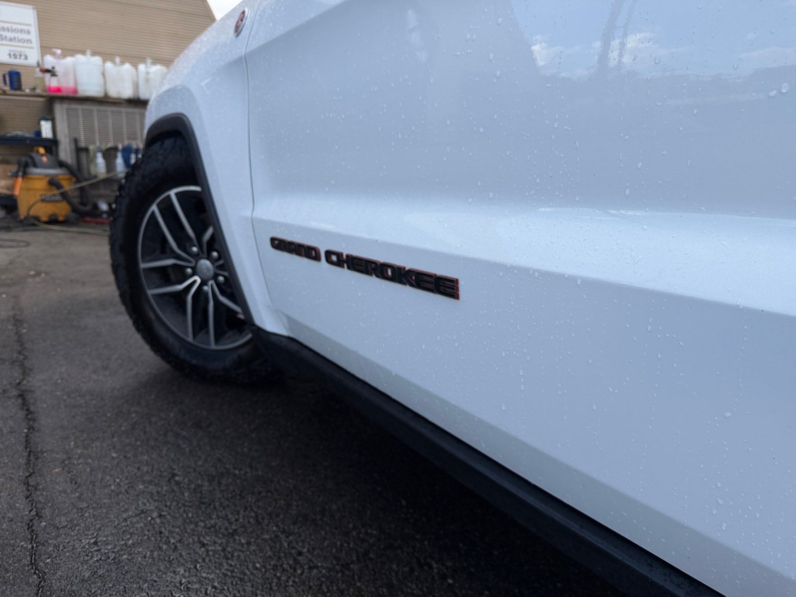Used 2018 Jeep Grand Cherokee Trailhawk AWD/4WD image 31