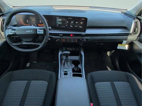 New 2026 Kia Sorento LX FWD image 15