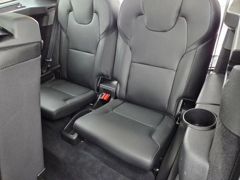 Used 2021 Volvo XC90 T6 Momentum AWD/4WD image 15
