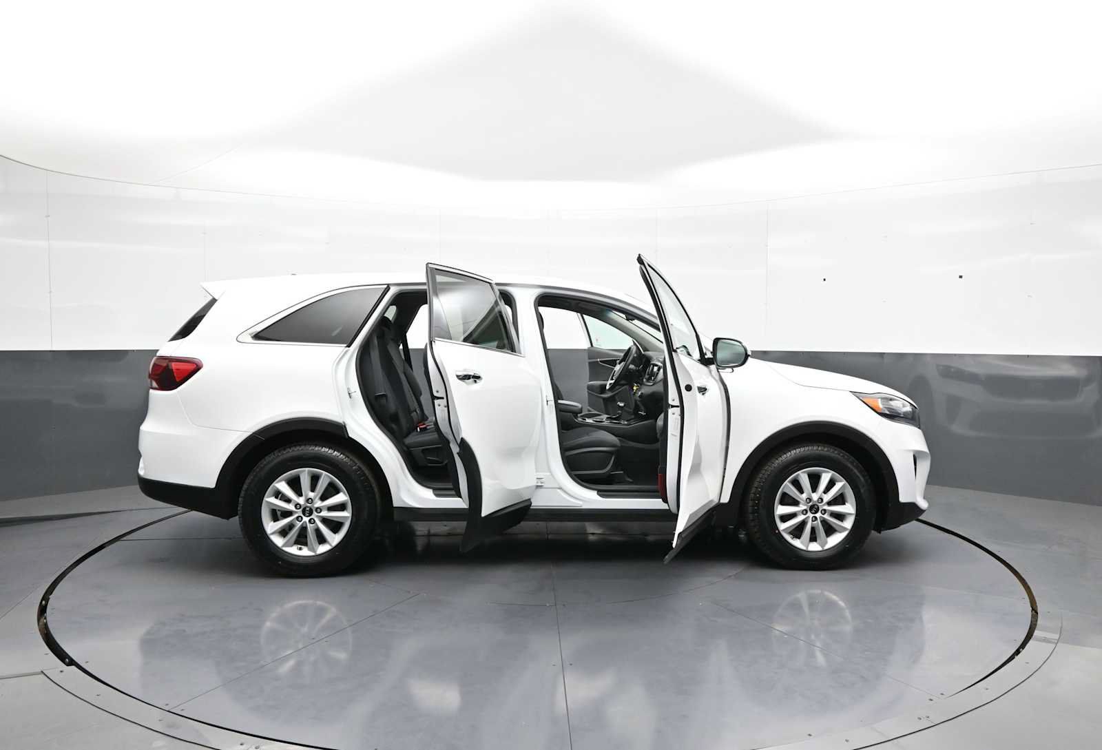 Used 2020 Kia Sorento FWD V6 image 41
