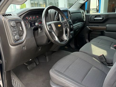 Used 2023 Chevrolet Silverado 2500 LT AWD/4WD image 17