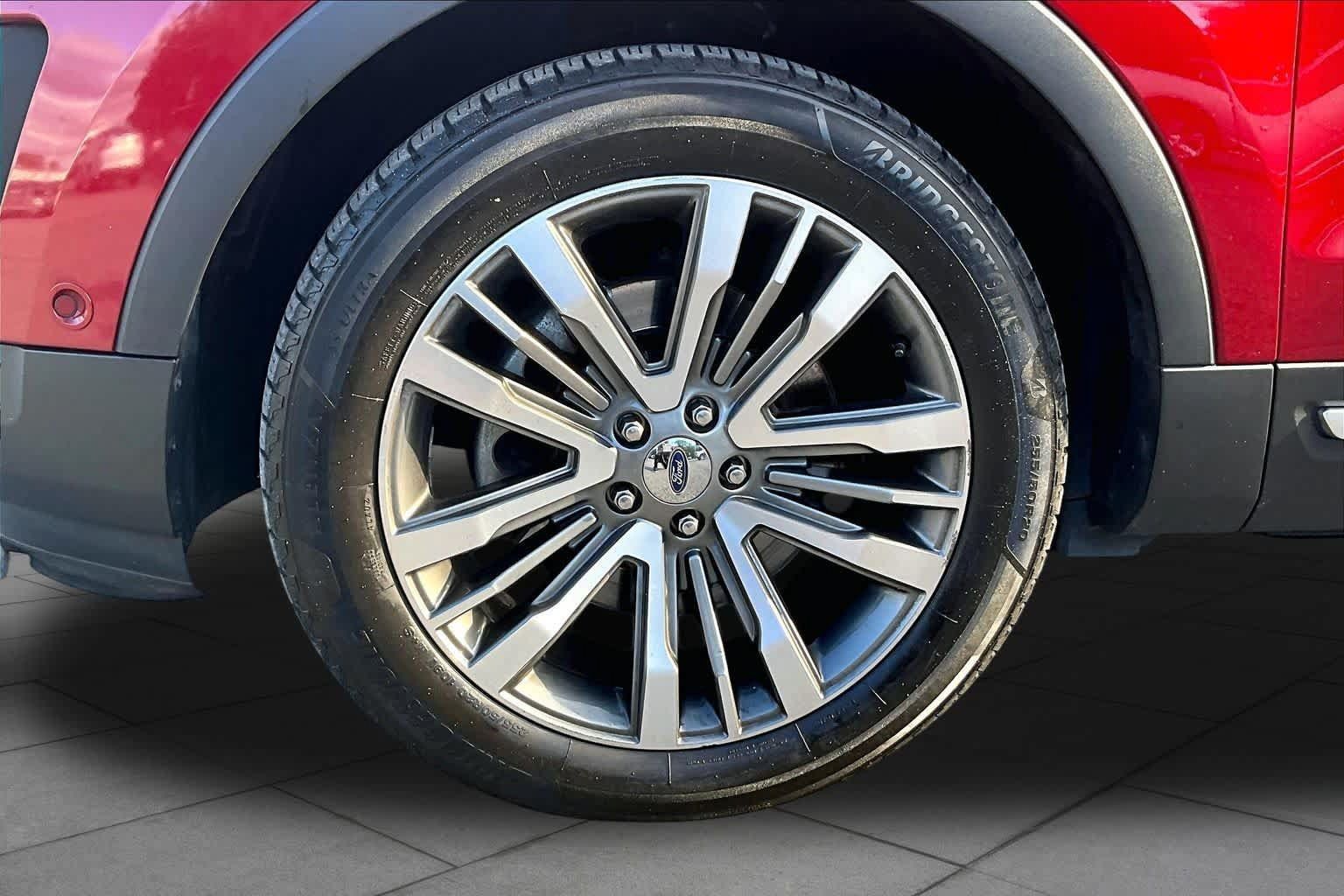 Used 2017 Ford Explorer Platinum AWD/4WD image 11