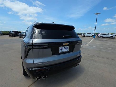 Used 2025 Chevrolet Traverse High Country w/ LPO, Floor Liner Package FWD image 7