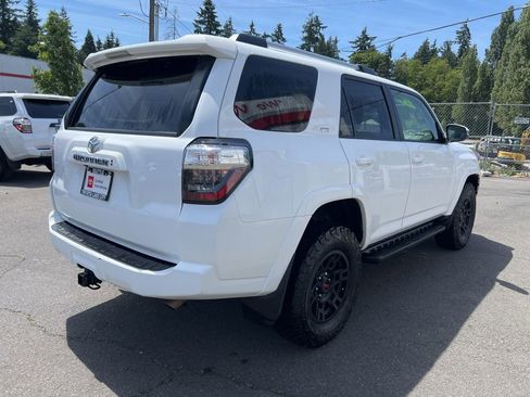 Used 2024 Toyota 4Runner SR5 Premium w/ Moonroof Package AWD/4WD image 4