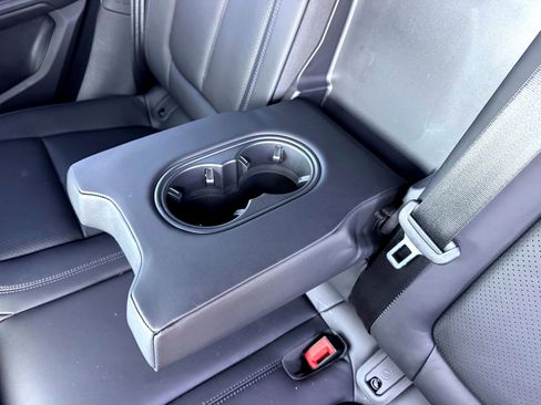 Used 2020 Porsche Macan image 22