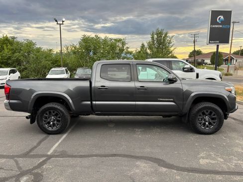 Used 2020 Toyota Tacoma SR5 AWD/4WD image 4