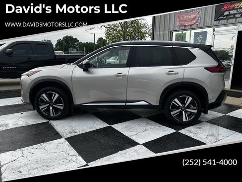 Used 2022 Nissan Rogue Platinum w/ Head-Up Display Package FWD image 1