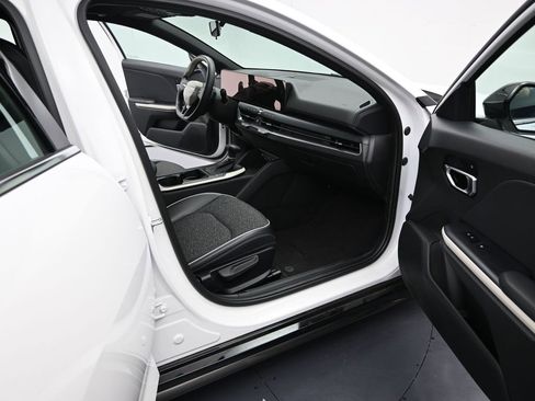 Used 2025 Kia K4 GT-Line w/ GT-Line Sunroof Package image 6