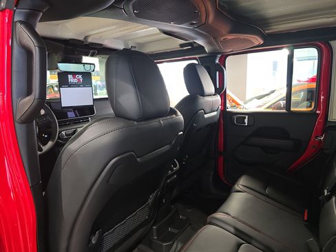 New 2026 Jeep Wrangler Unlimited Rubicon image 12