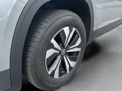 Certified 2026 Volkswagen Atlas Cross Sport SE FWD image 31