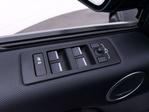 Used 2023 Land Rover Discovery S R-Dynamic AWD/4WD image 18