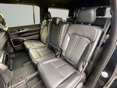 Used 2022 Jeep Wagoneer Series II AWD/4WD image 25