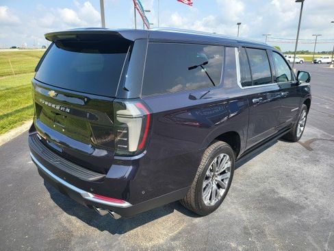 Used 2025 Chevrolet Suburban High Country AWD/4WD image 4
