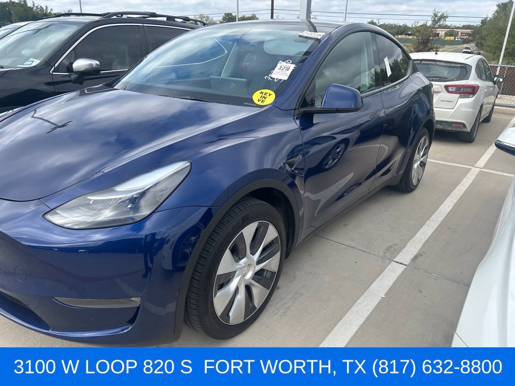 Used 2024 Tesla Model Y Long Range AWD/4WD image 1