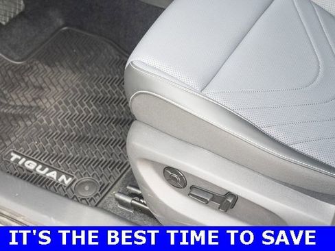 New 2025 Volkswagen Tiguan SE image 27