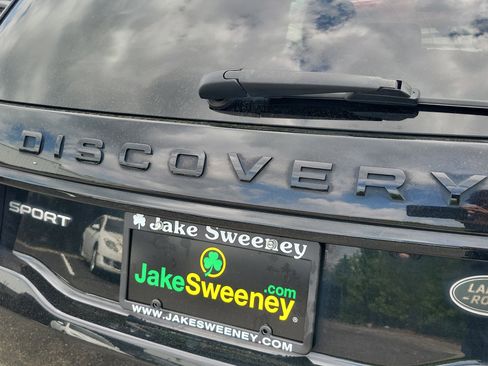 Used 2017 Land Rover Discovery Sport SE image 9