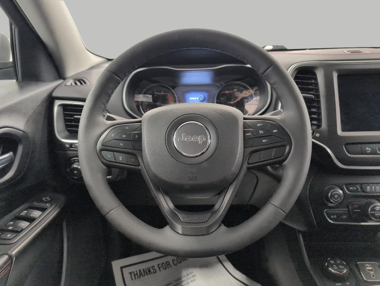 Used 2021 Jeep Cherokee Trailhawk AWD/4WD image 6