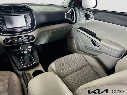 Certified 2021 Kia Soul LX FWD image 21