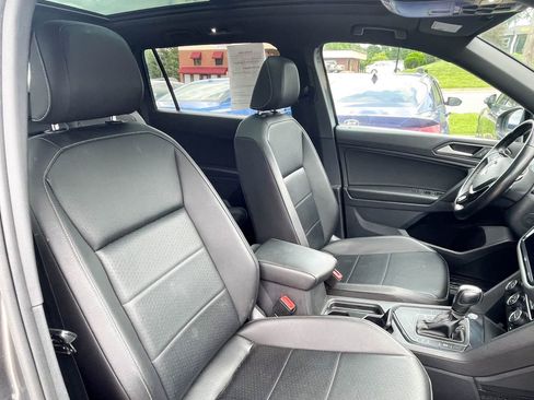 Used 2021 Volkswagen Tiguan SE R-Line image 10