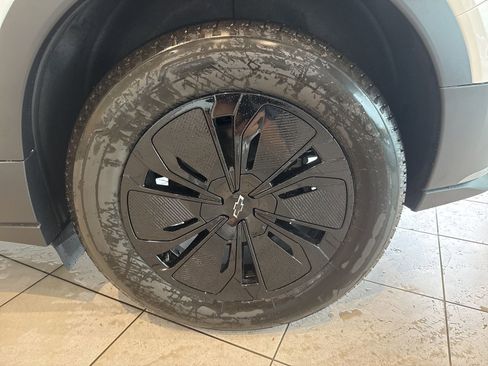 New 2026 Chevrolet Blazer EV LT image 9