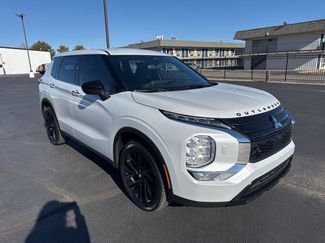 Used 2023 Mitsubishi Outlander SE video 1