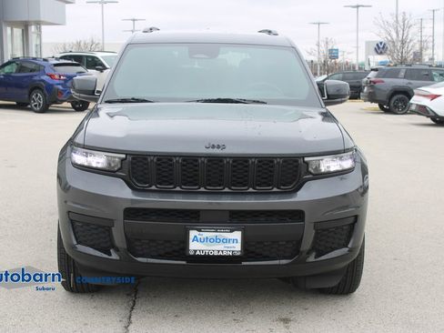 Used 2024 Jeep Grand Cherokee L Laredo AWD/4WD image 2