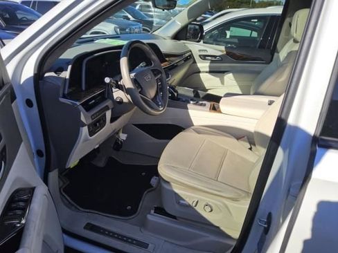 Used 2024 Cadillac Escalade ESV Sport Platinum w/ LPO, ONYX Package image 5