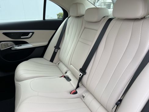 Certified 2025 Mercedes-Benz E 350 4MATIC Sedan image 32