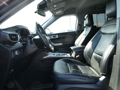 Used 2021 Ford Explorer Limited w/ Equipment Group 301A image 24