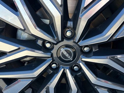 Used 2024 Nissan Altima 2.5 SV image 16