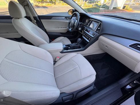 Used 2019 Hyundai Sonata SE FWD image 12