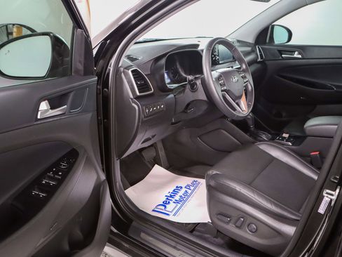 Used 2021 Hyundai Tucson Limited image 3