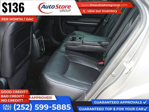 Used 2011 Chrysler 300 C w/ Sound Group RWD image 11
