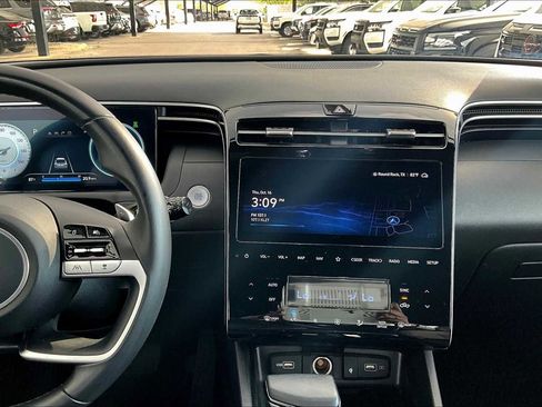 Used 2023 Hyundai Santa Cruz SEL Premium w/ Launch Package image 6