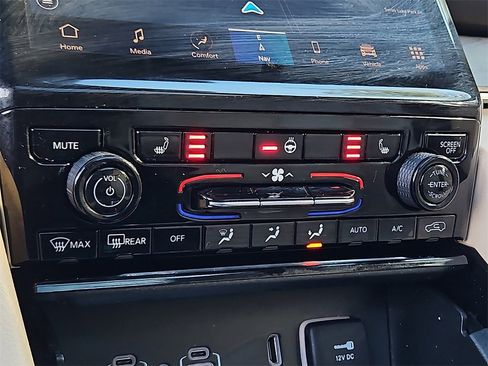 Used 2022 Jeep Grand Cherokee Limited 4xe image 22