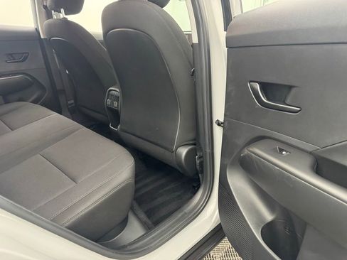 Used 2025 Hyundai Kona SEL FWD image 31