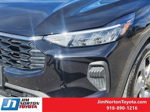 Used 2025 Ford Escape ST-Line image 10