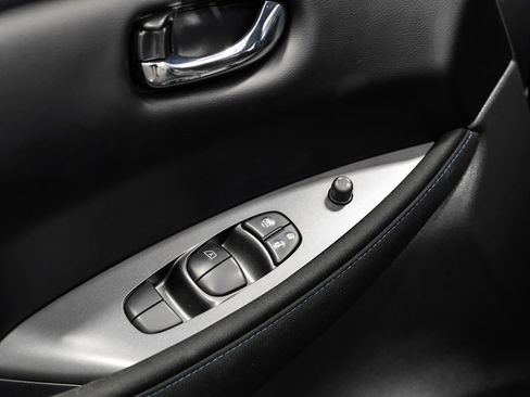 Used 2023 Nissan Leaf S image 41