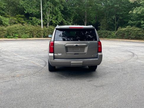Used 2017 Chevrolet Suburban Premier RWD image 6