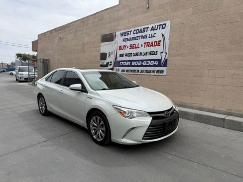 Used 2017 Toyota Camry XLE image 1